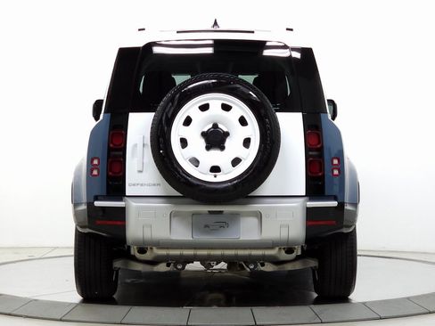Used 2024 Land Rover Defender 110 S image 4