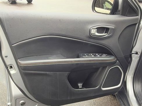 Used 2019 Jeep Compass Latitude w/ Cold Weather Group image 13