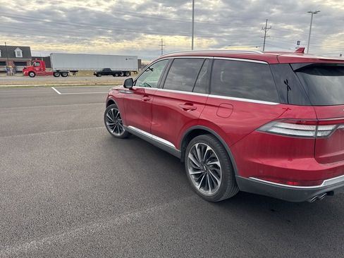 Used 2020 Lincoln Aviator Reserve w/ Equipment Group 202A image 2