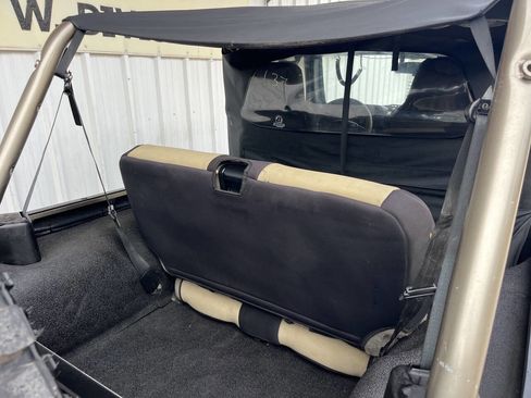 Used 2005 Jeep Wrangler Unlimited image 11