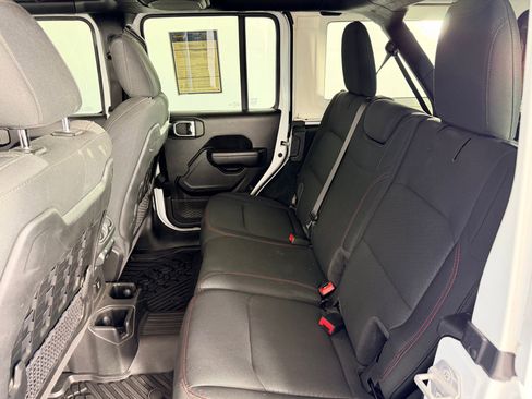 Used 2022 Jeep Wrangler Unlimited Rubicon AWD/4WD image 13