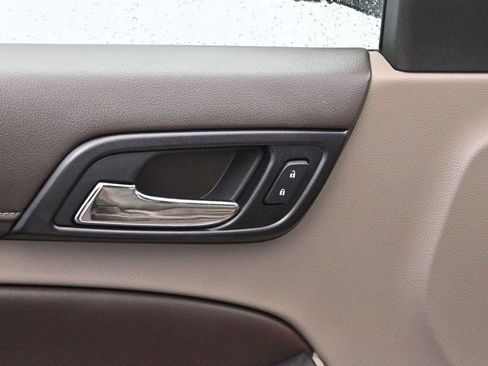 Used 2016 Chevrolet Suburban LTZ AWD/4WD image 13