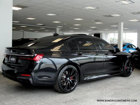Used 2022 BMW 740i w/ M Sport Package image 50