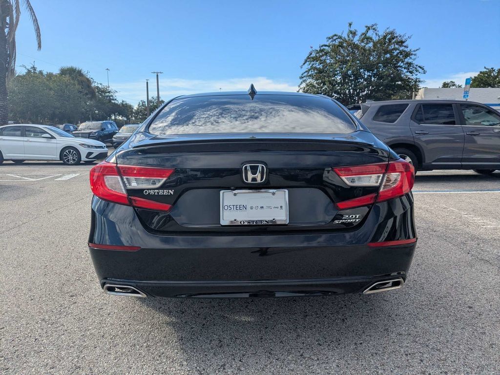 Used 2018 Honda Accord Sport image 5