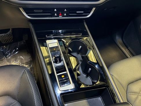 Certified 2024 Volkswagen Atlas Cross Sport SE image 28