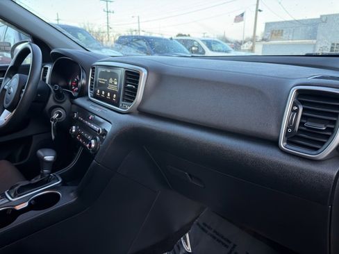 Used 2020 Kia Sportage LX image 23