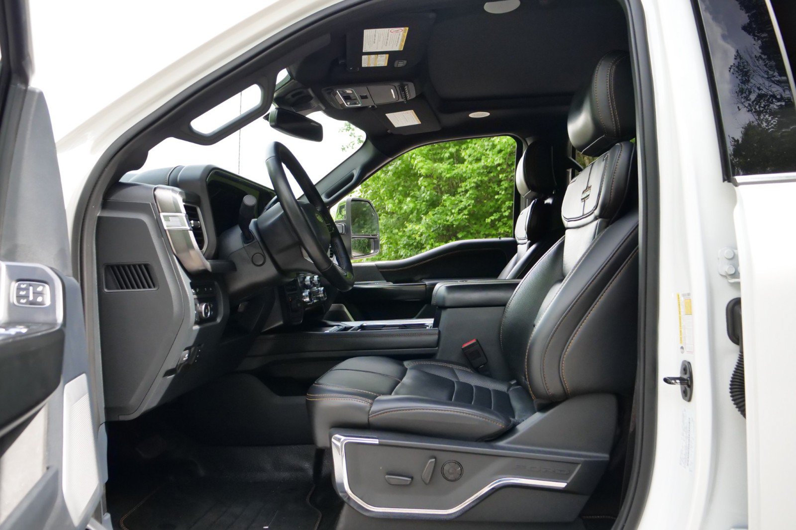 Used 2024 Ford F250 Platinum AWD/4WD image 26