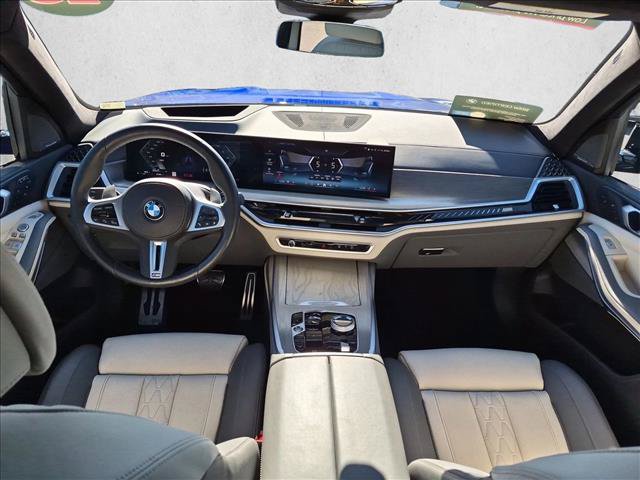 Certified 2025 BMW X7 M60i AWD/4WD image 16