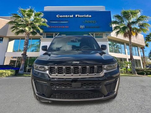 New 2026 Jeep Grand Cherokee Limited RWD image 9