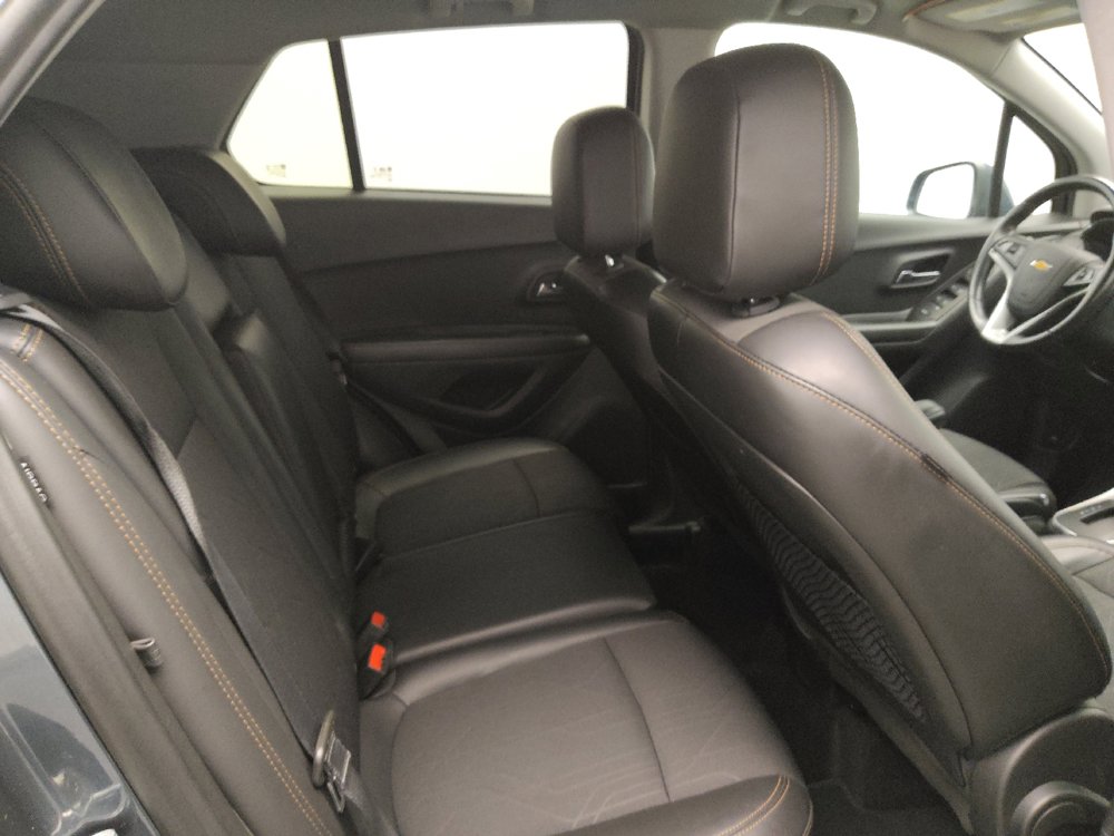 Used 2021 Chevrolet Trax LT w/ LT Convenience Package AWD/4WD image 19