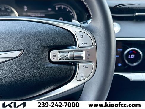 Used 2025 Genesis GV70 2.5T AWD/4WD image 37