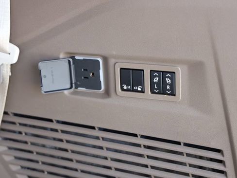 New 2026 GMC Yukon Denali w/ Denali Reserve Package image 12