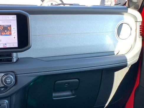 Used 2025 Jeep Wrangler Sahara image 34