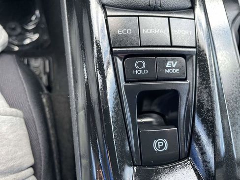 Used 2025 Toyota Camry LE w/ Convenience Package FWD image 42