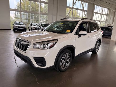 Used 2020 Subaru Forester Premium AWD/4WD image 7