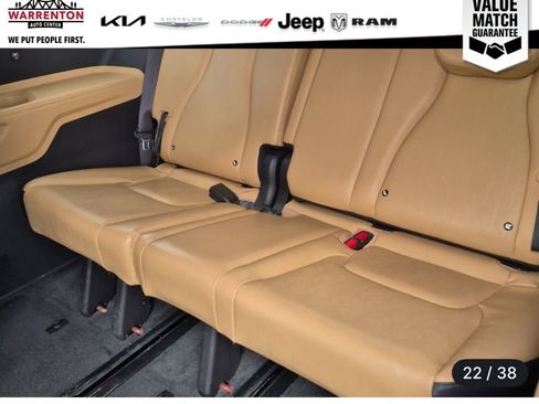 Used 2022 Kia Carnival LX FWD image 5
