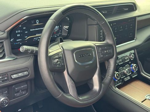 Used 2024 GMC Yukon Denali Ultimate image 18