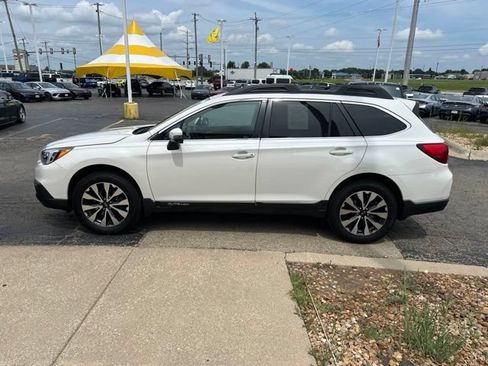Used 2017 Subaru Outback 2.5i Limited AWD/4WD image 5