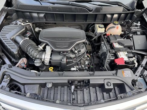 Used 2018 Cadillac XT5 Luxury w/ Driver Awareness Package image 33