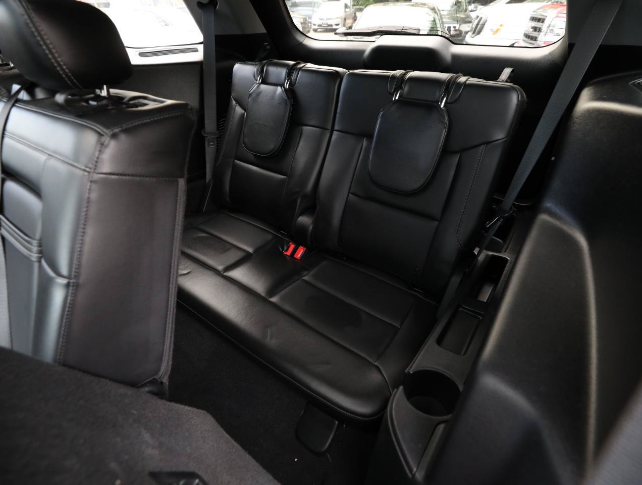 Used 2021 Ford Explorer XLT w/ Equipment Group 202A AWD/4WD image 16