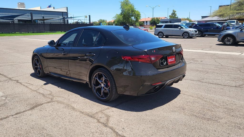 Used 2019 Alfa Romeo Giulia AWD w/ Quick Order Package 22J Sport image 7