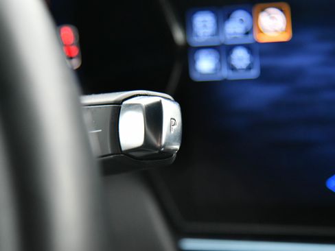 Used 2025 Chevrolet Equinox EV LT w/ Convenience Package image 36