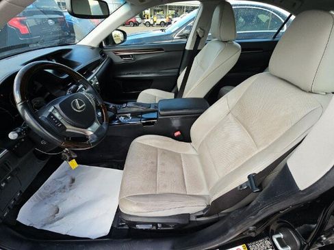 Used 2014 Lexus ES 350 w/ Luxury Package FWD image 11