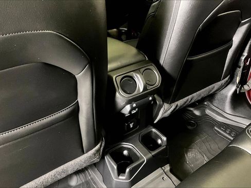 Used 2021 Jeep Gladiator Overland w/ Popular Equipment Package image 11