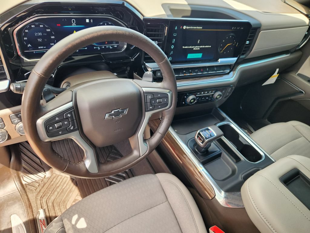 Used 2022 Chevrolet Silverado 1500 RST AWD/4WD image 2