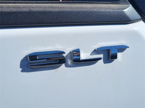 Used 2024 GMC Terrain SLT image 8