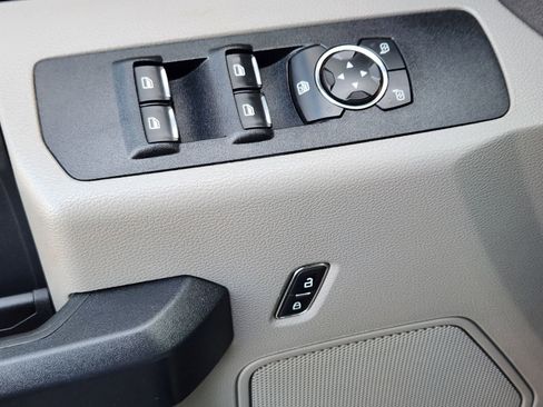 Used 2022 Ford F250 XL w/ Power Equipment Group image 27