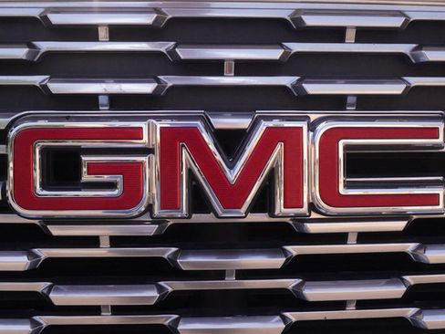 Used 2018 GMC Yukon Denali RWD image 13