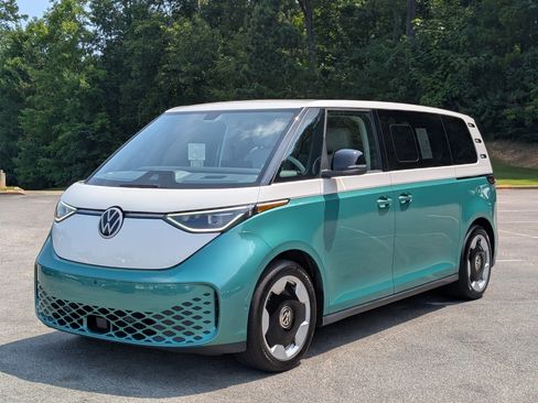 Used 2025 Volkswagen ID. Buzz Pro S Plus RWD image 5