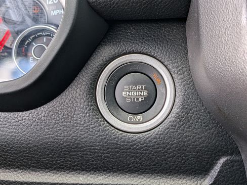 Used 2024 RAM 1500 Laramie AWD/4WD image 29
