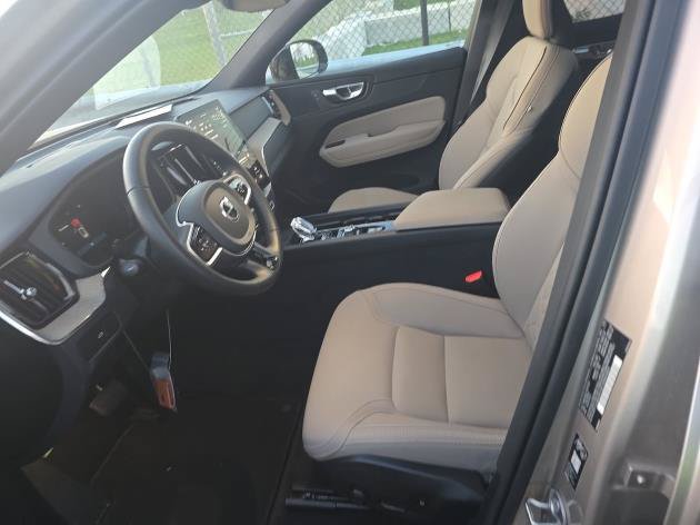 Used 2026 Volvo XC60 B5 Plus AWD/4WD image 6