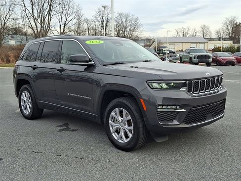 Used 2022 Jeep Grand Cherokee Limited image 3