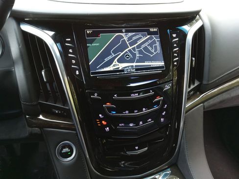 Used 2019 Cadillac Escalade Platinum image 15