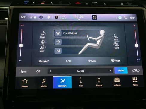 Used 2023 Jeep Grand Cherokee 4WD 4xe w/ Luxury Tech Group II image 25