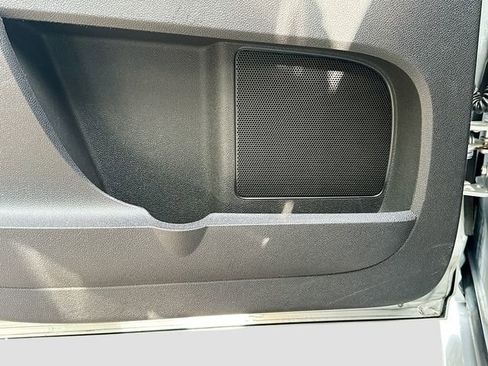 Used 2013 GMC Acadia Denali image 28