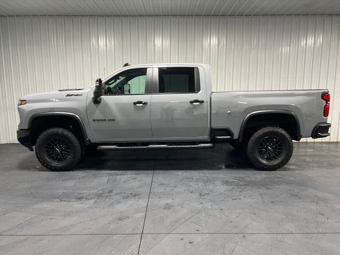Used 2025 Chevrolet Silverado 2500 ZR2 w/ Technology Package image 29