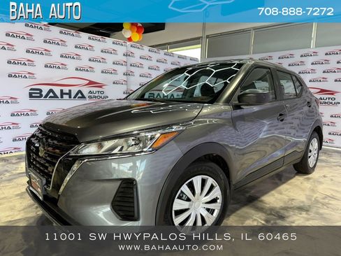 Used 2021 Nissan Kicks S image 1