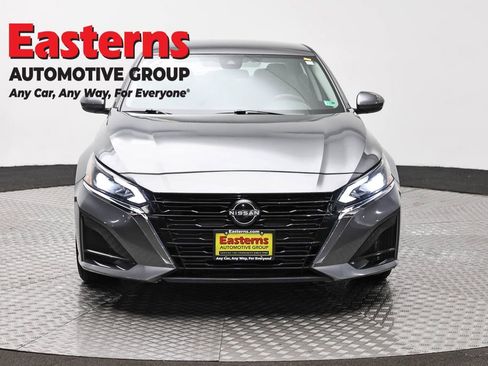 Used 2023 Nissan Altima 2.5 S image 2