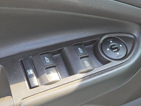 Used 2017 Ford Escape S FWD image 22