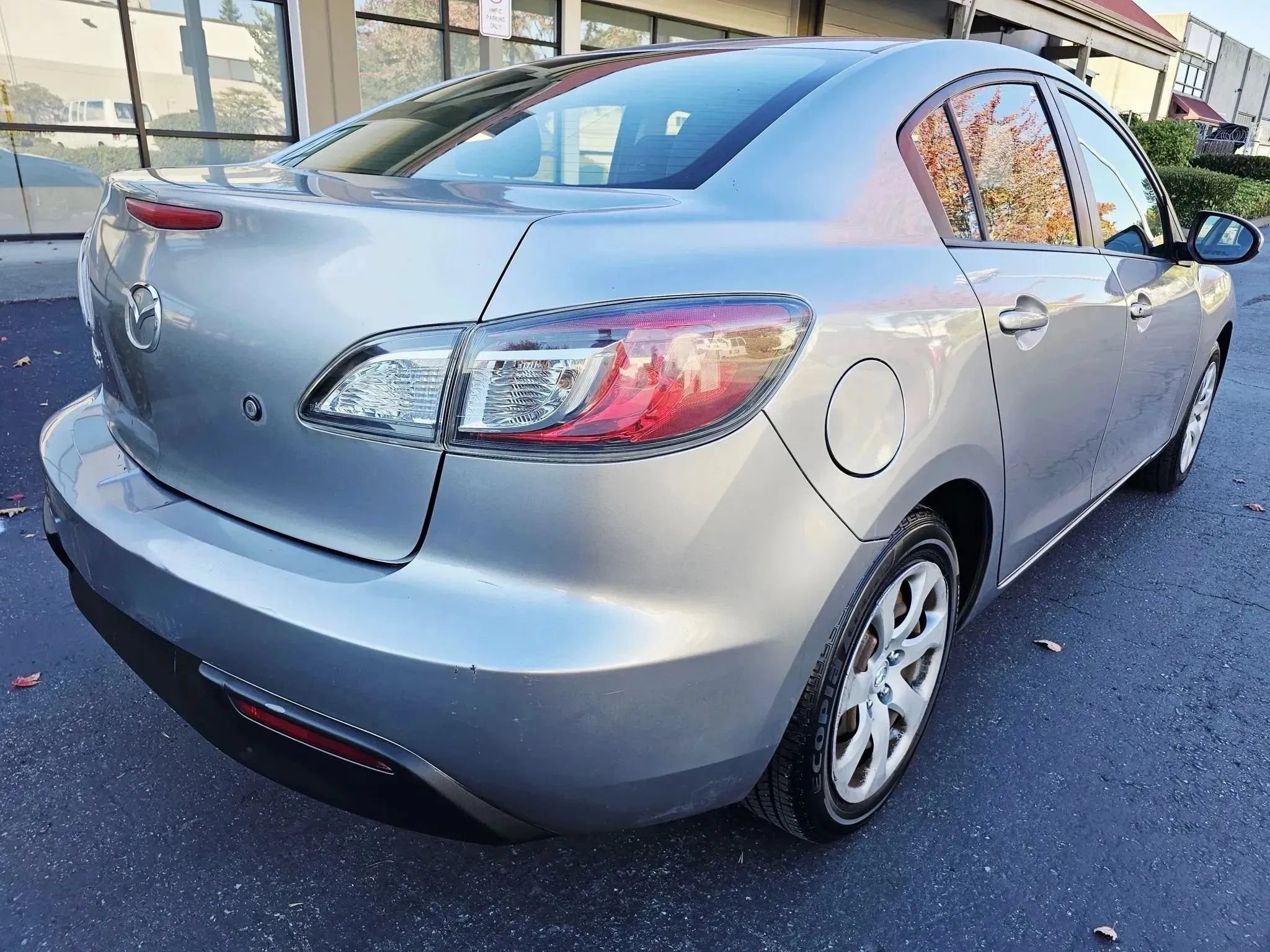 Used 2010 MAZDA MAZDA3 i Sport FWD image 5