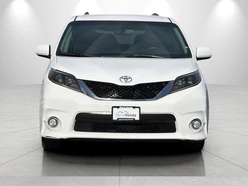 Used 2015 Toyota Sienna SE image 10