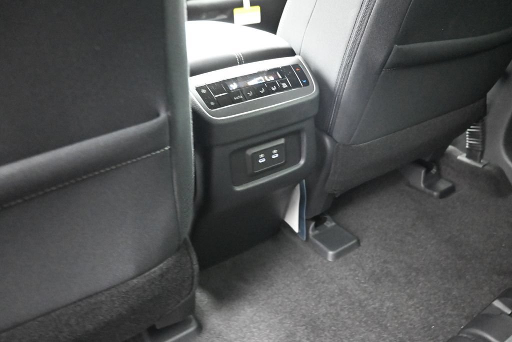 New 2026 Nissan Pathfinder SV w/ SV Premium Package FWD image 15
