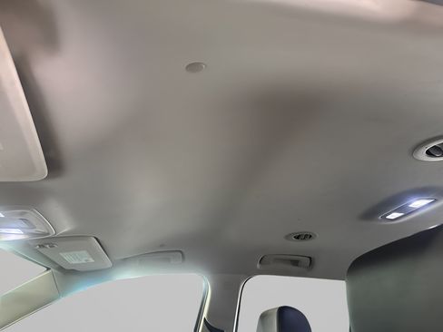 Used 2021 Chevrolet Traverse LT AWD/4WD image 28