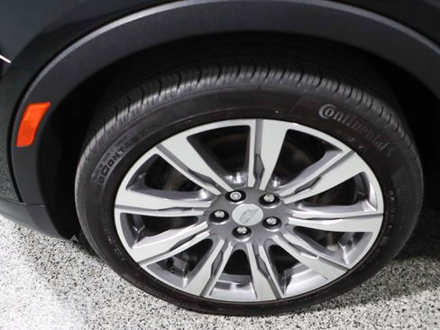 Used 2023 Cadillac XT4 Premium Luxury image 11