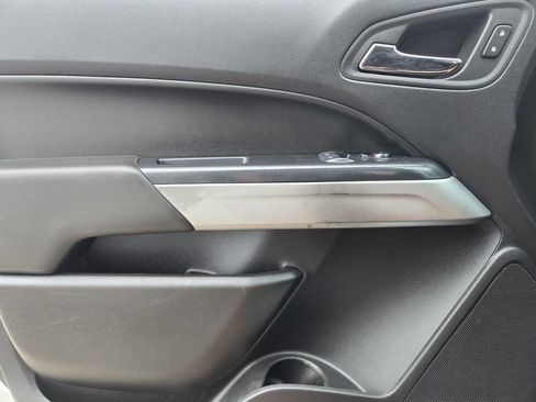 Used 2022 Chevrolet Colorado LT w/ Fleet Safety Package image 23