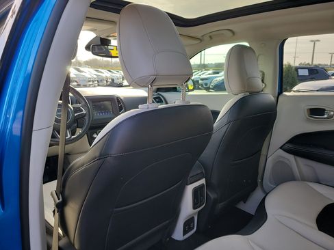 Used 2019 Jeep Compass Latitude image 12